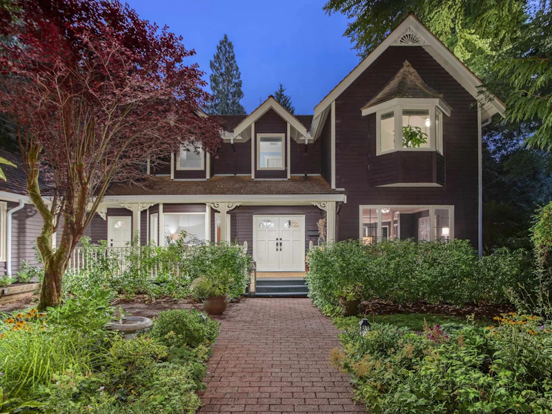 5797 Westport Road, West Vancouver BC V7W 3A4