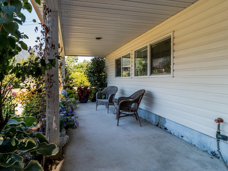 40258 Kalodon Road, Squamish, BC, V8B 0G2 - 2
