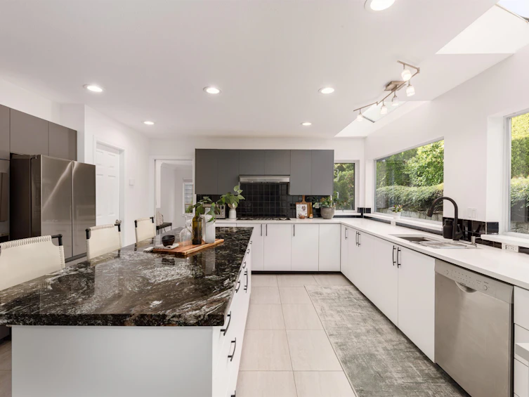 456 Montroyal Boulevard, North Vancouver, BC, V7N 3E1 - 6
