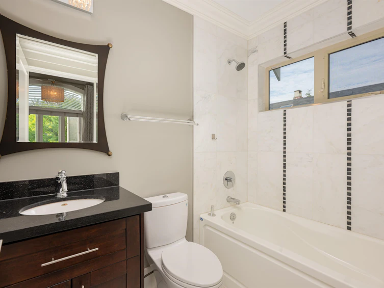 2055 W 46th Avenue, Vancouver, BC, V6M 2K8 - 21