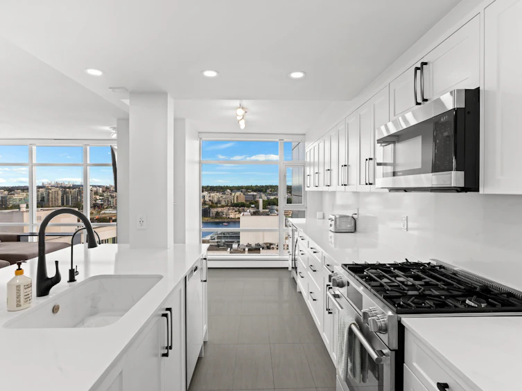 2006-198 Aquarius Mews, Vancouver, BC, V6Z 2Y4 - 8