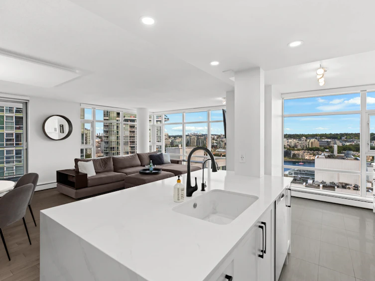 2006-198 Aquarius Mews, Vancouver, BC, V6Z 2Y4 - 7