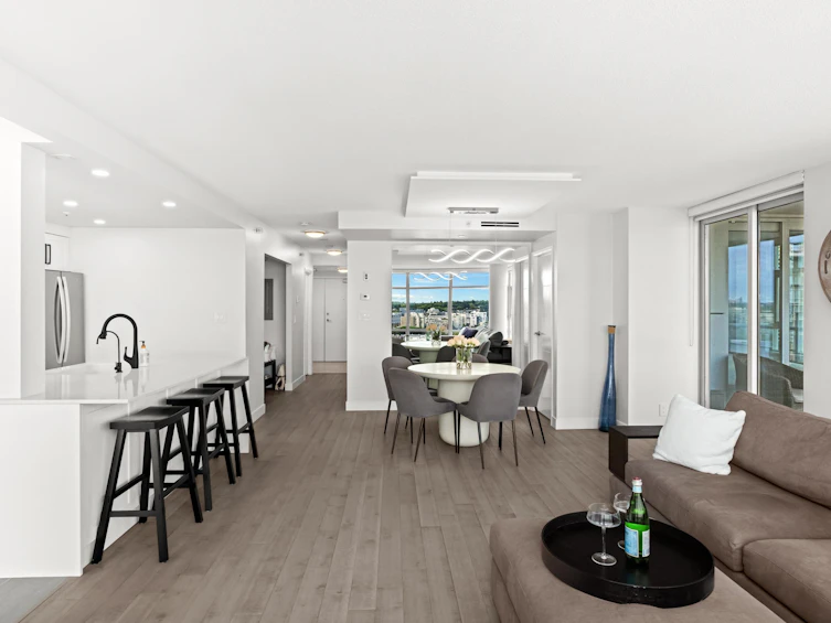 2006-198 Aquarius Mews, Vancouver, BC, V6Z 2Y4 - 16