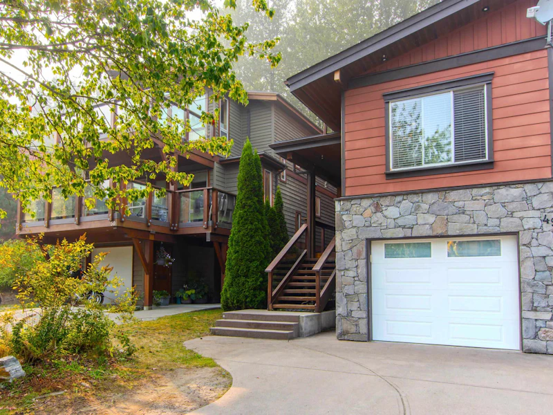 49 - 40137 Government Road, Squamish BC V8B 0N7