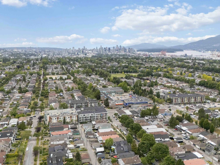 PH8-1838 Renfrew Street, Vancouver, BC, V5M 3H9 - 35