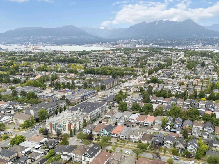 PH8-1838 Renfrew Street, Vancouver, BC, V5M 3H9 - 33