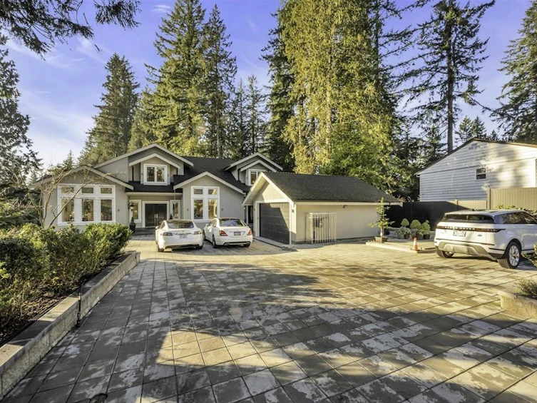 4511 Capilano Road, North Vancouver, BC, V7R 4K2