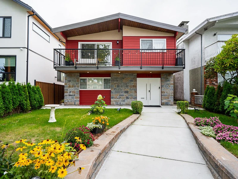 1712 E 34th Avenue, Vancouver BC V5P 1A3