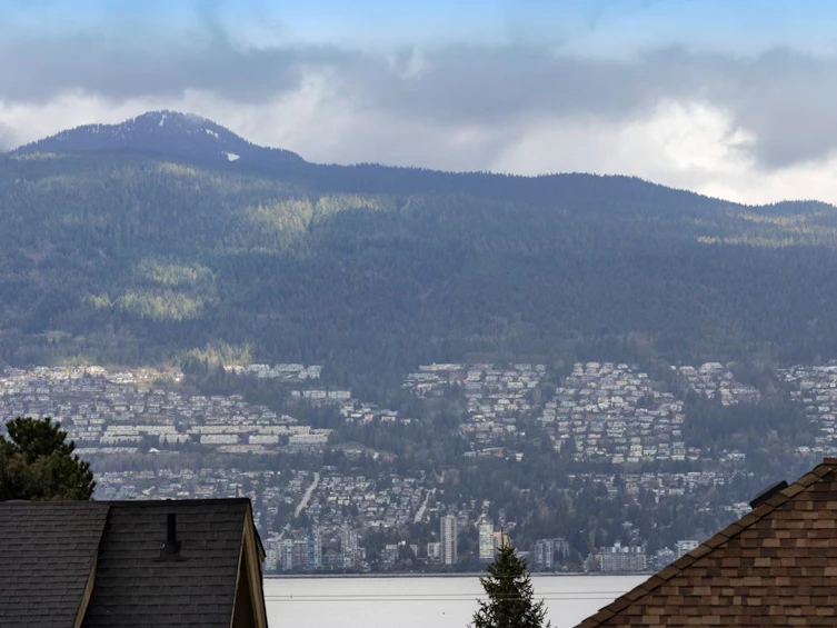 2542 York Avenue, Vancouver, BC, V6K 1E3 - 32