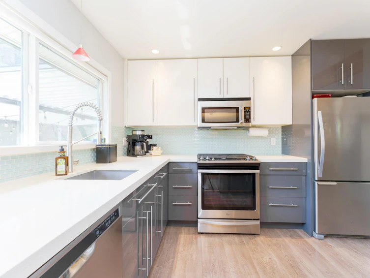 12209 214 Street, Maple Ridge, BC, V2X 5E3 - 4