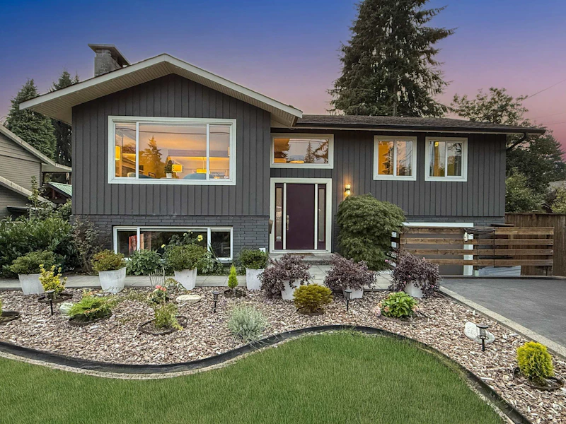 12209 214th Street, Maple Ridge BC V2X 5E3