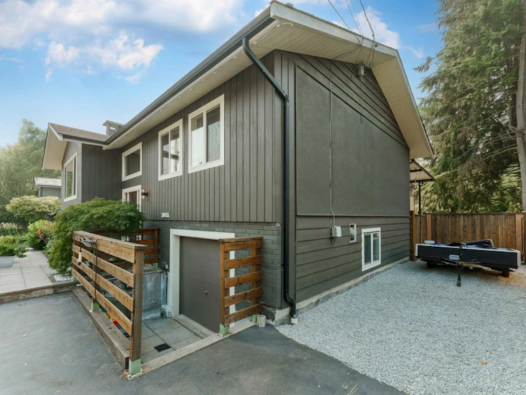 12209 214 Street, Maple Ridge, BC, V2X 5E3 - 23