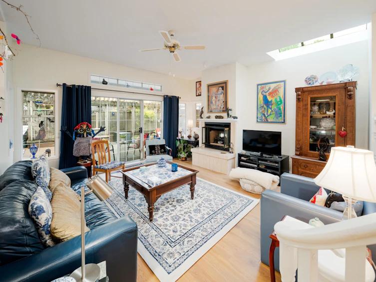 3945 Creekside Place, Burnaby, BC, V5G 4R3 - 3