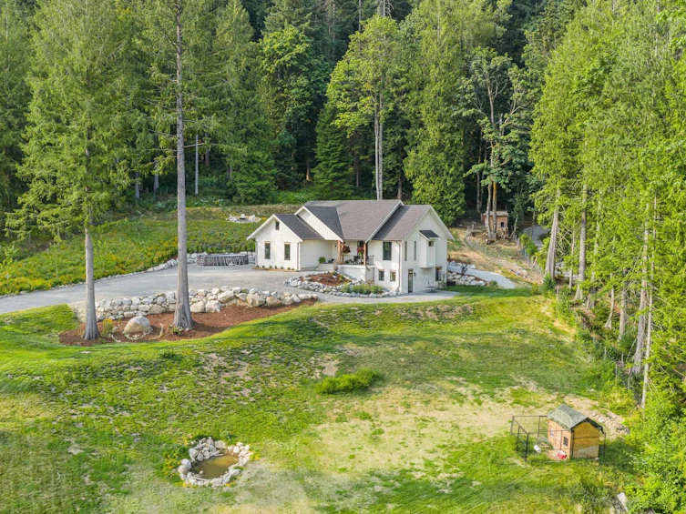 33593 Richards Avenue, Mission, BC, V2V 7E4 - 2
