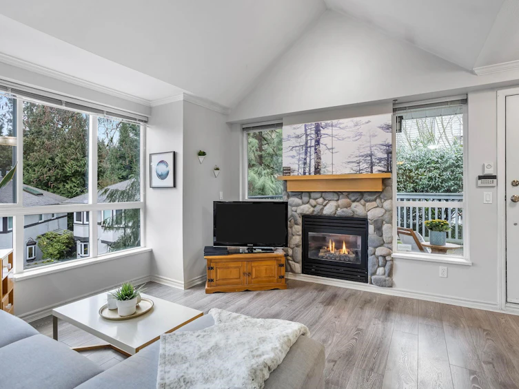 1071 Lynn Valley Road, North Vancouver, BC, V7J 1Z6 - 2