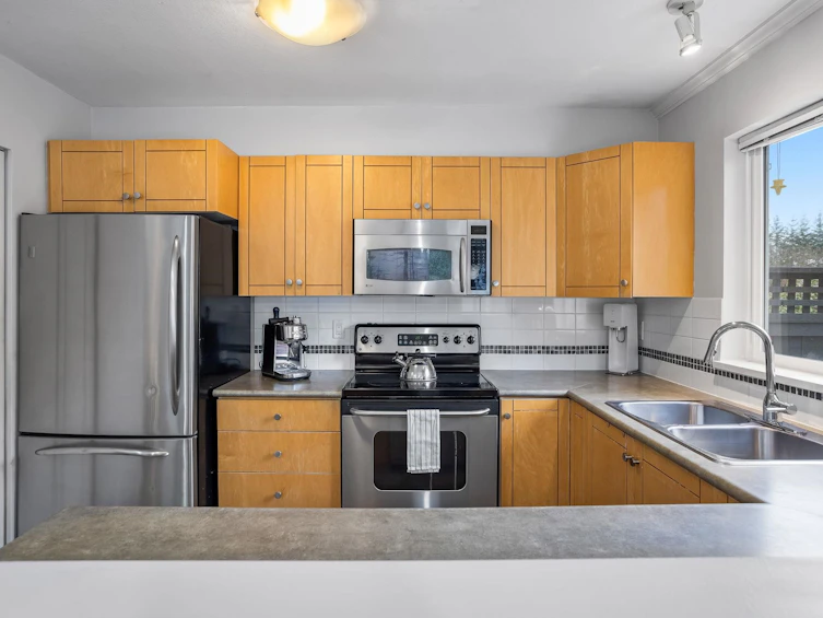 1071 Lynn Valley Road, North Vancouver, BC, V7J 1Z6 - 14