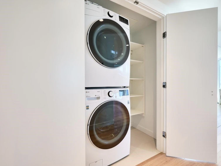 1807-1500 Fern Street, North Vancouver, BC, V7J 0E6 - 25