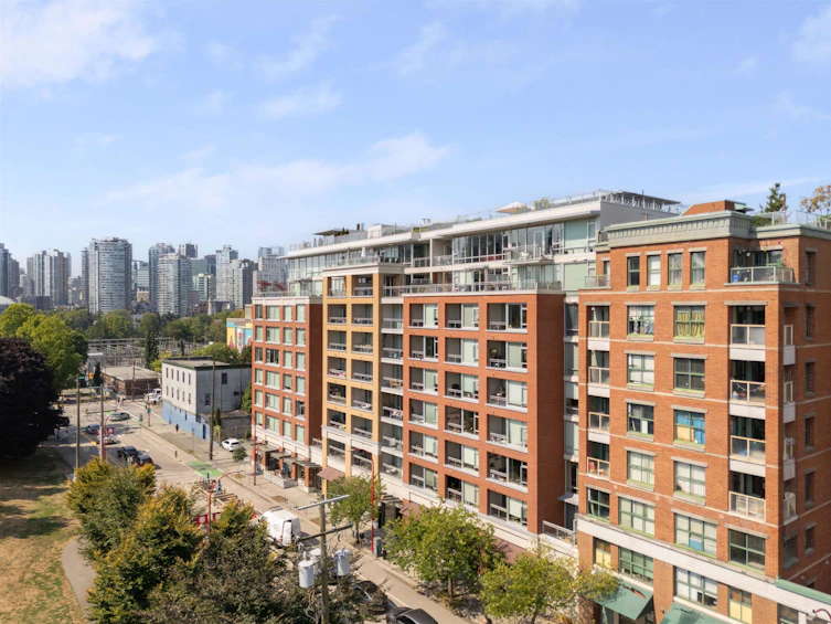 903-221 Union Street, Vancouver, BC, V6A 0B4