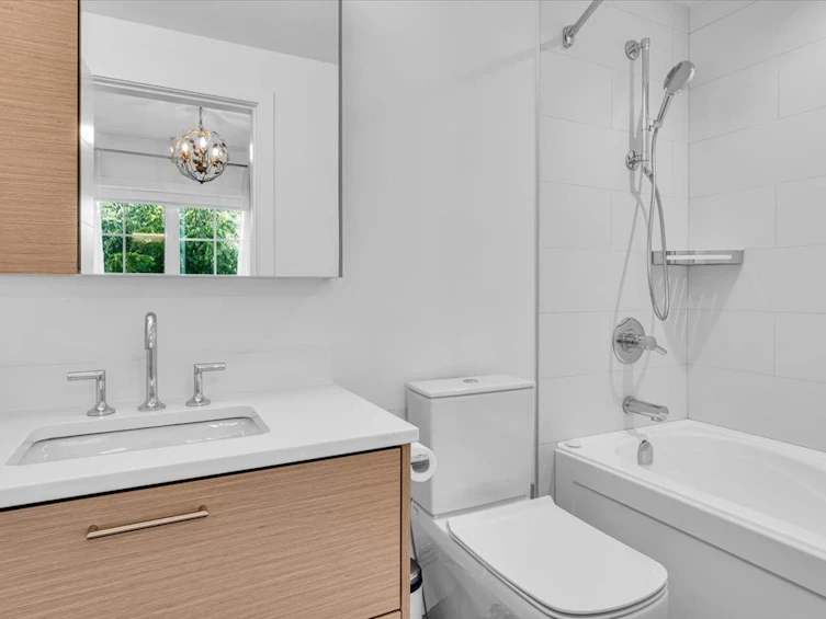 2-1133 Ridgewood Avenue, North Vancouver, BC, V7R 0A4 - 24