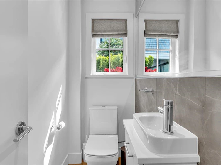 2-1133 Ridgewood Avenue, North Vancouver, BC, V7R 0A4 - 12