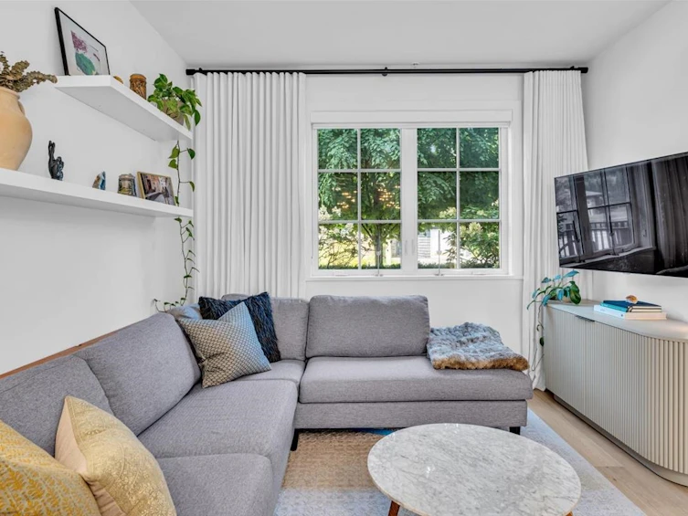 2-1133 Ridgewood Avenue, North Vancouver, BC, V7R 0A4 - 8