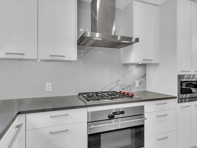 2-1133 Ridgewood Avenue, North Vancouver, BC, V7R 0A4 - 4