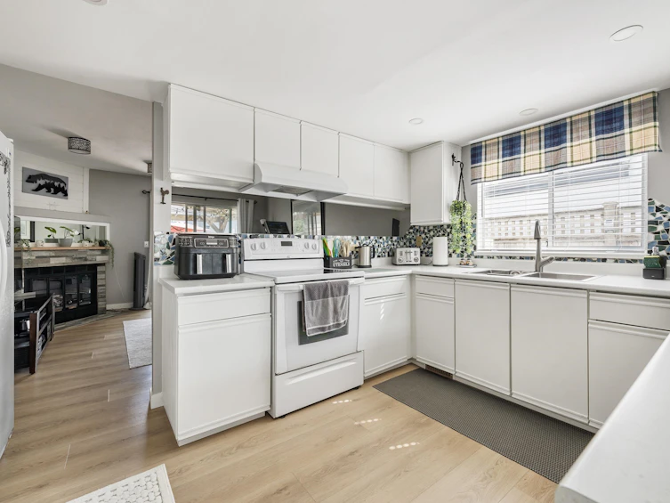 15618 93 Avenue, Surrey, BC, V4N 3B2 - 13