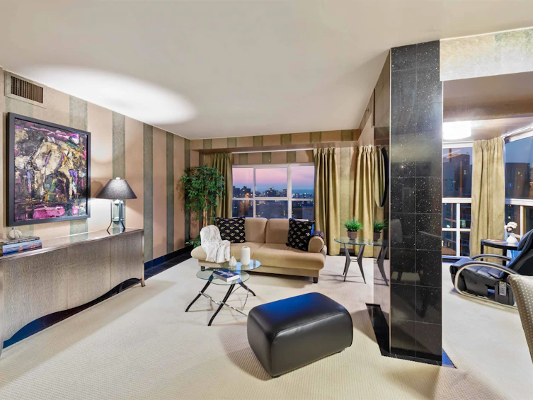 2201-909 Burrard Street, Vancouver, BC, V6Z 2N2 - 5