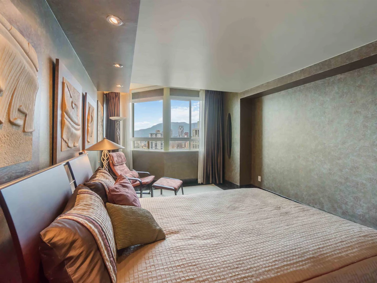 2201-909 Burrard Street, Vancouver, BC, V6Z 2N2 - 18