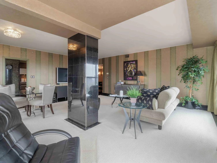 2201-909 Burrard Street, Vancouver, BC, V6Z 2N2 - 10