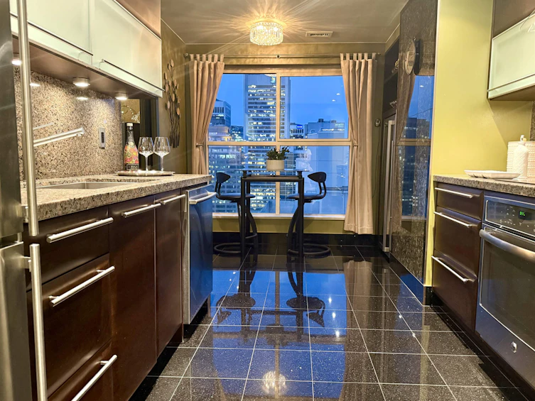 2201-909 Burrard Street, Vancouver, BC, V6Z 2N2 - 15