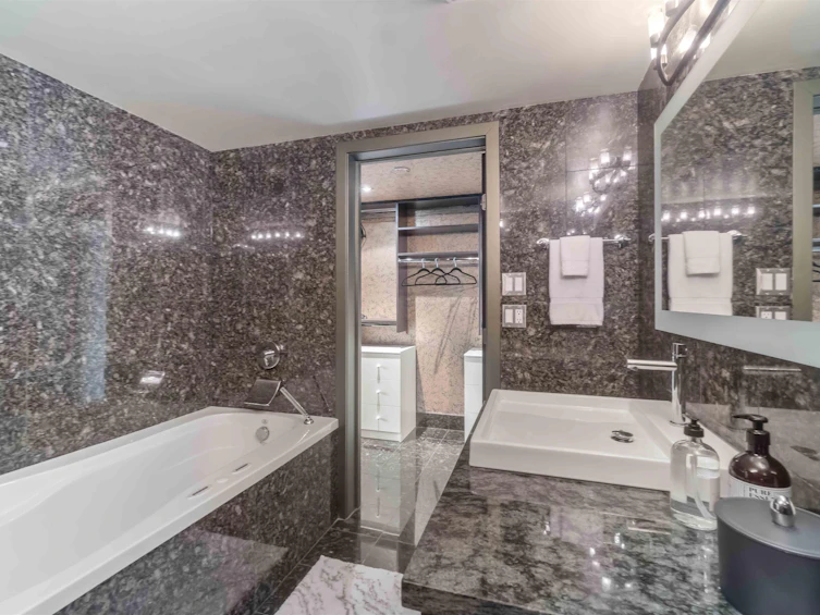2201-909 Burrard Street, Vancouver, BC, V6Z 2N2 - 22