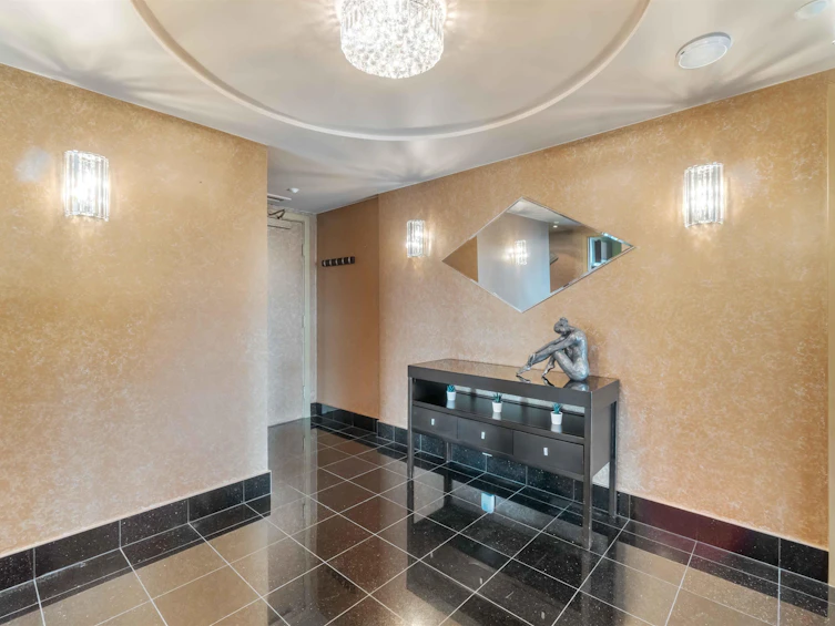 2201-909 Burrard Street, Vancouver, BC, V6Z 2N2 - 4
