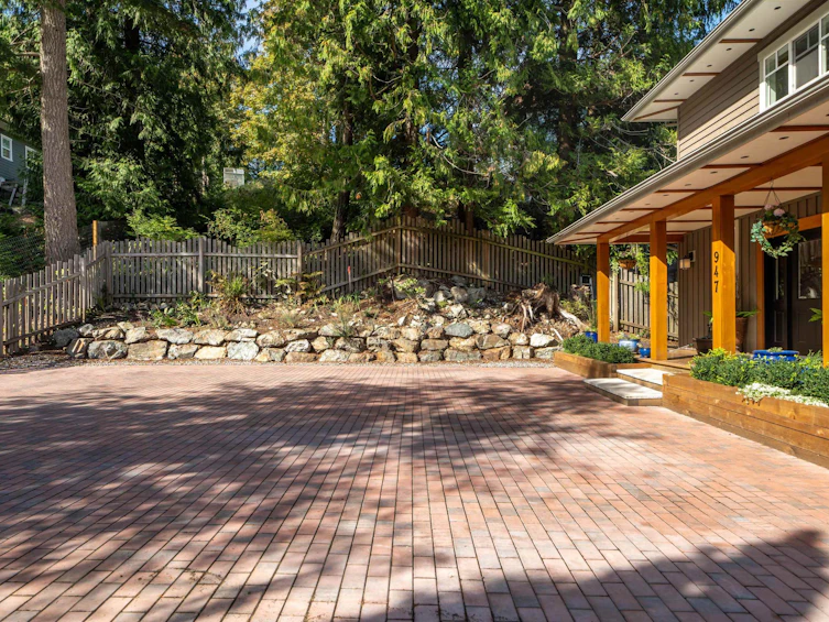 947 Village Drive, Bowen Island, BC, V0N 1G1 - 36