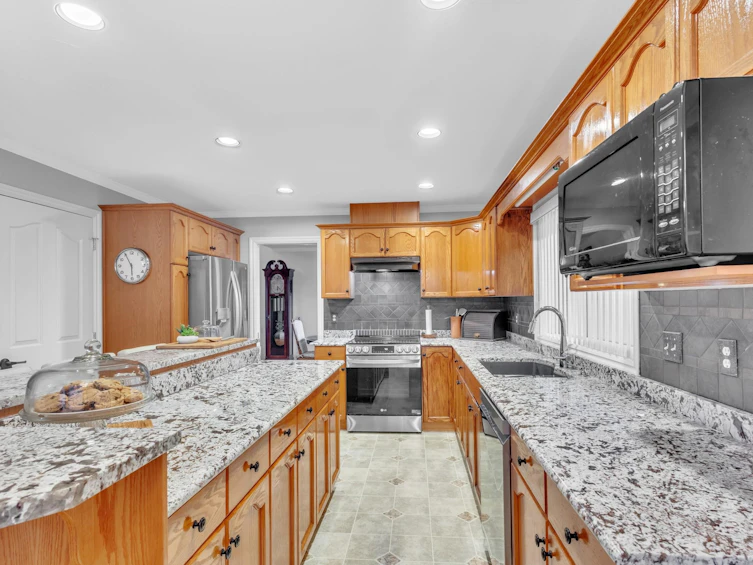 46291 Daniel Drive, Chilliwack, BC, V2R 5S8 - 12