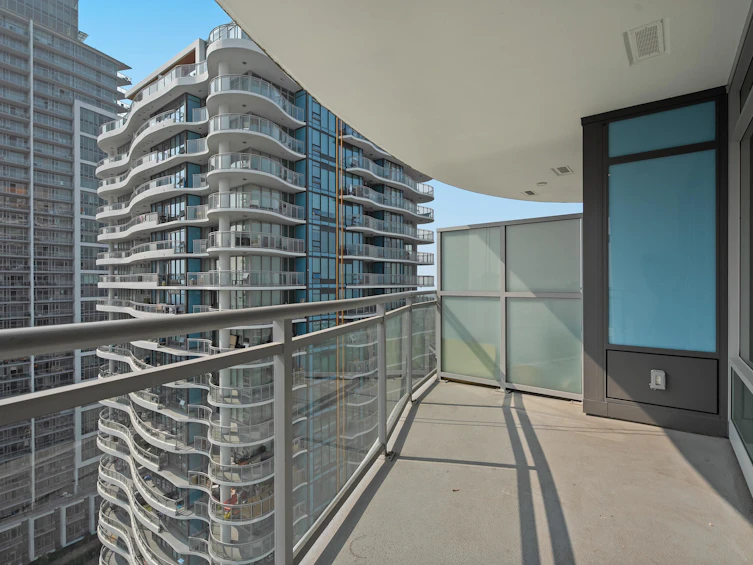 2106-13318 104 Avenue, Surrey, BC, V3T 0R2 - 5