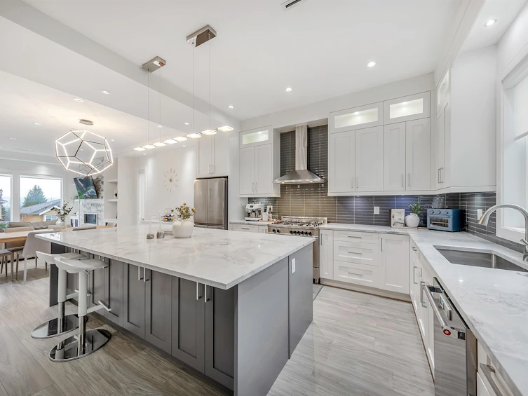 3747 Frances Street, Burnaby, BC, V5C 2N9 - 5