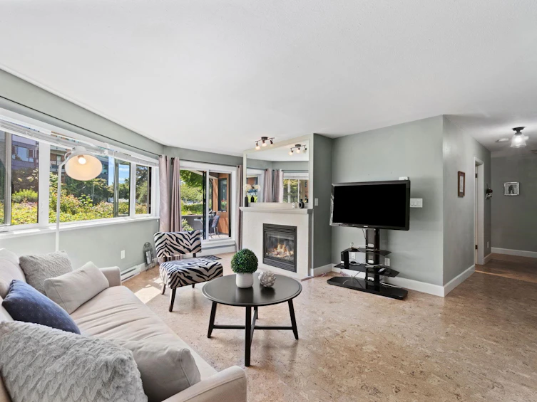 116-1150 Quayside Drive, New Westminster, BC, V3M 6E1 - 3