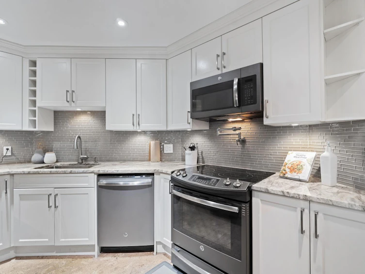 116-1150 Quayside Drive, New Westminster, BC, V3M 6E1 - 7