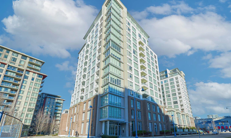 1503-7333 Murdoch Avenue