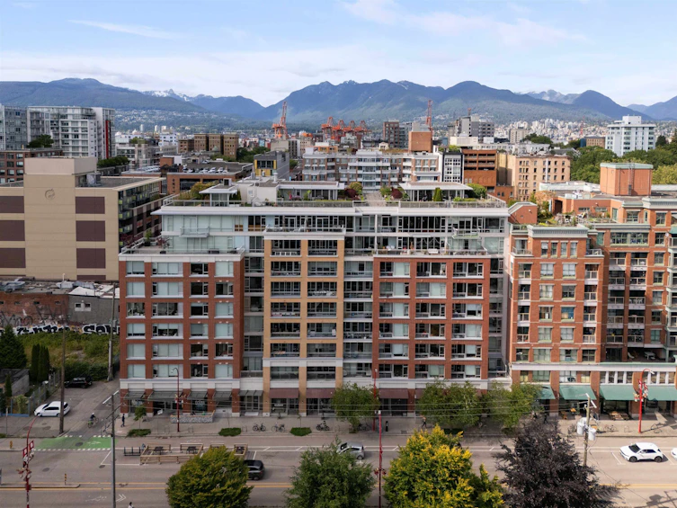 415-221 Union Street, Vancouver, BC, V6A 0B4