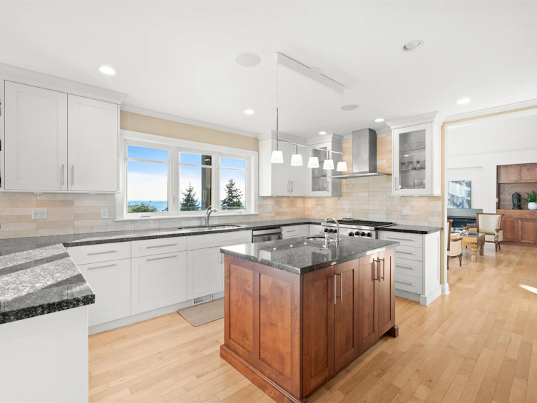 1408 31st Street, West Vancouver, BC, V7V 4P5 - 2