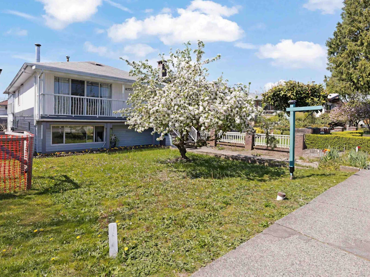 6777 Kerr Street, Vancouver, BC, V5S 3C7 - 2