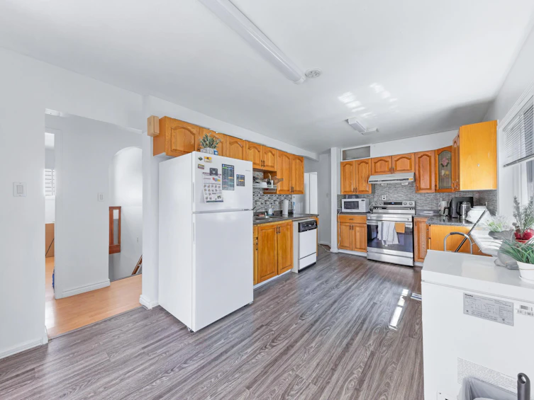 6777 Kerr Street, Vancouver, BC, V5S 3C7 - 9