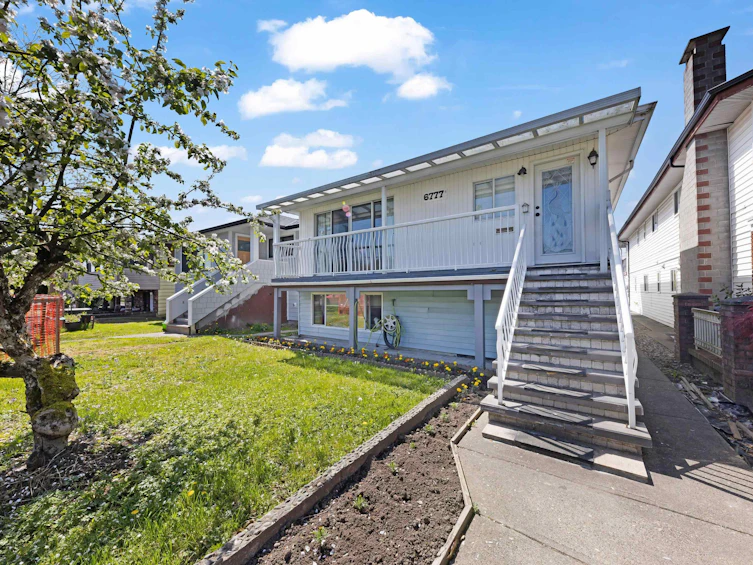 6777 Kerr Street, Vancouver, BC, V5S 3C7