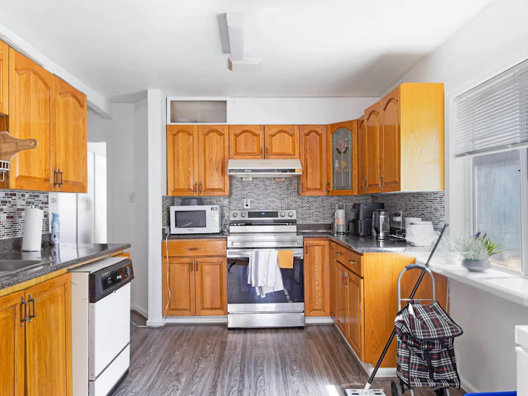 6777 Kerr Street, Vancouver, BC, V5S 3C7 - 8