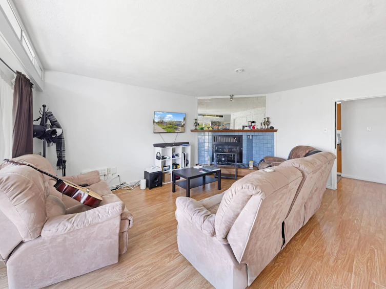 6777 Kerr Street, Vancouver, BC, V5S 3C7 - 3