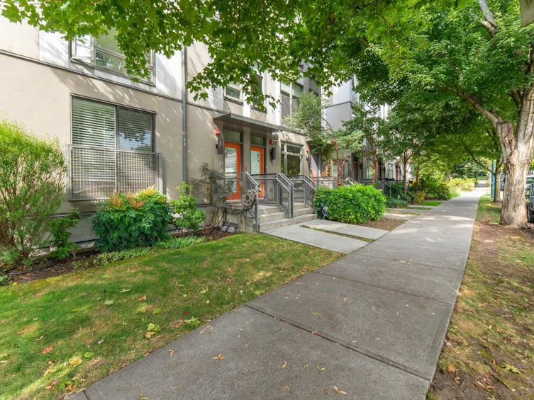 3197 St. George Street, Vancouver, BC, V5T 3R9 - 2