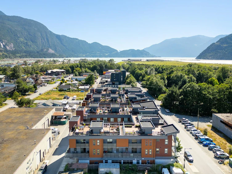 213-37842 Third Avenue, Squamish, BC, V8B 1B9 - 3