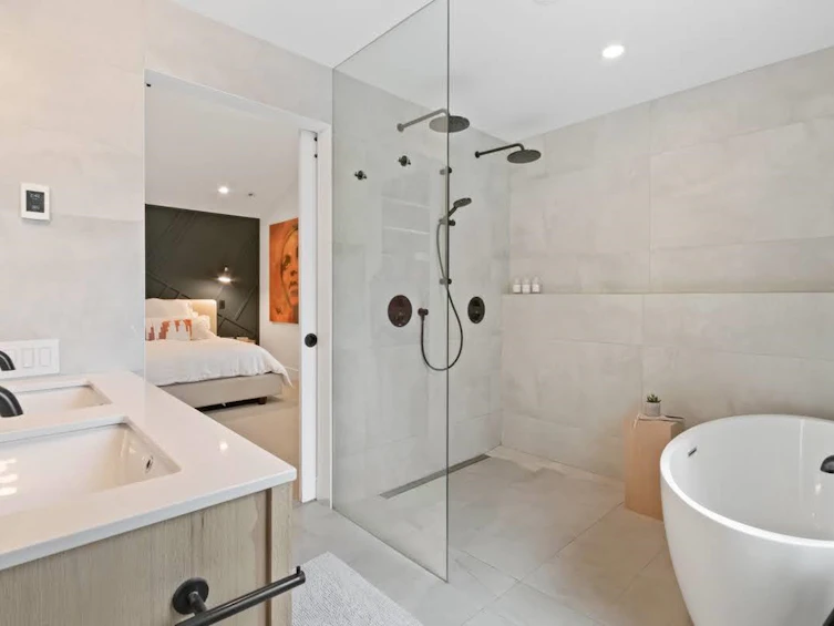 4447 Quebec Street, Vancouver, BC, V5V 3L6 - 16